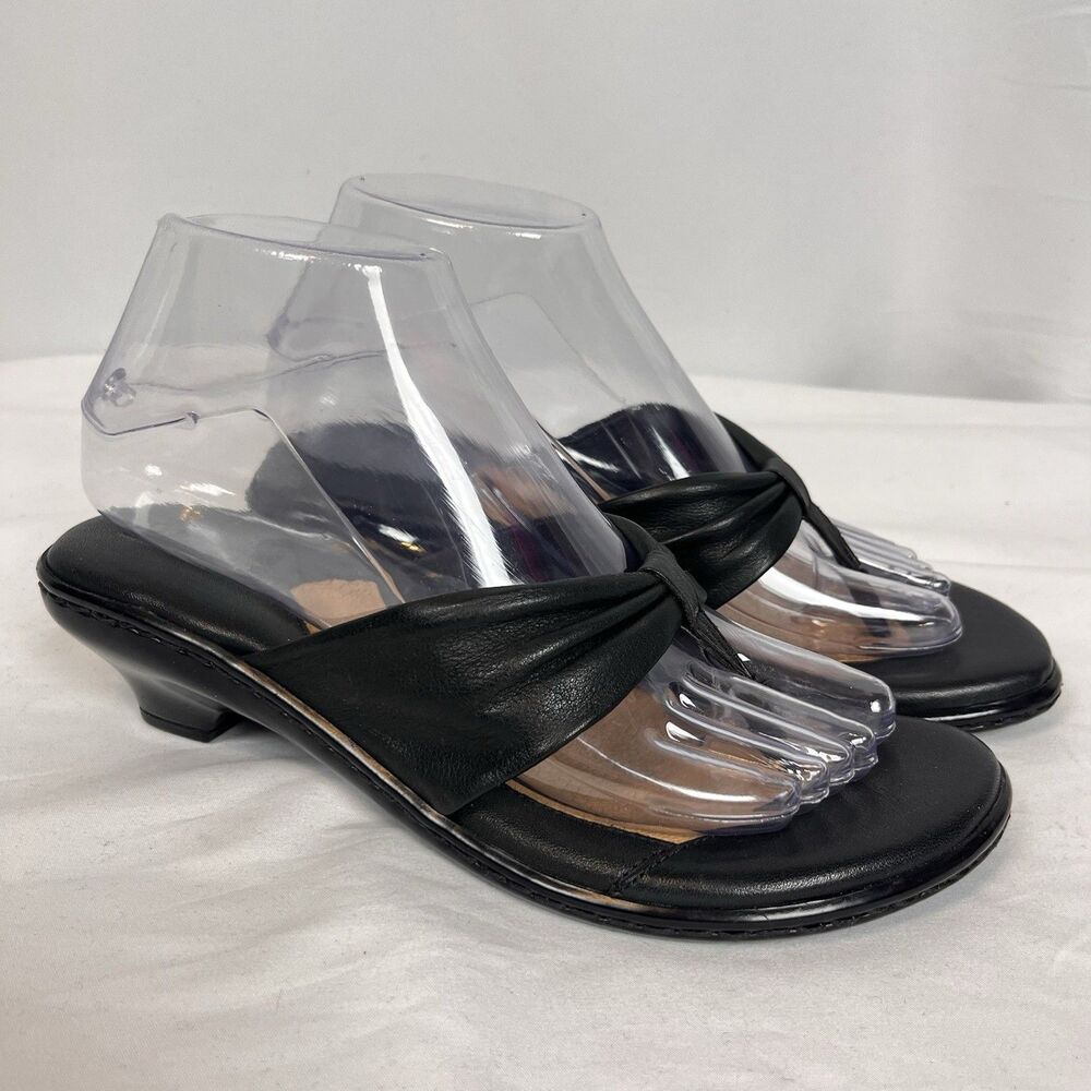 Born Børn Black Leather Thong Sandals Size 7 Comfort Boho Minimalist Chic
